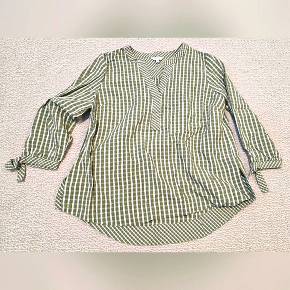 Crown & Ivy Green and White Tunic